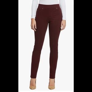 Gloria Vanderbilt Avery Jeans 
